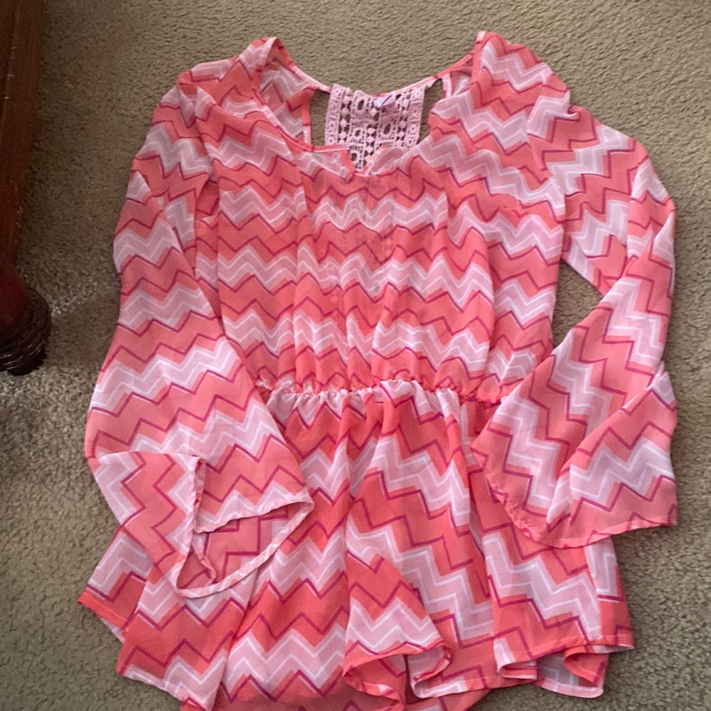 Loose and Lightweight Long-Sleeved Blouse